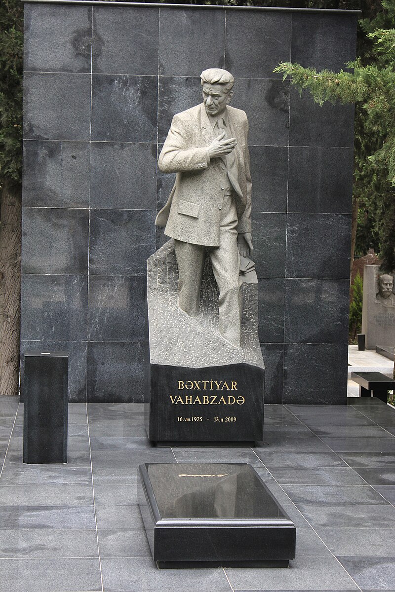 Bəxtiyar Vahabzadə - Büstü
